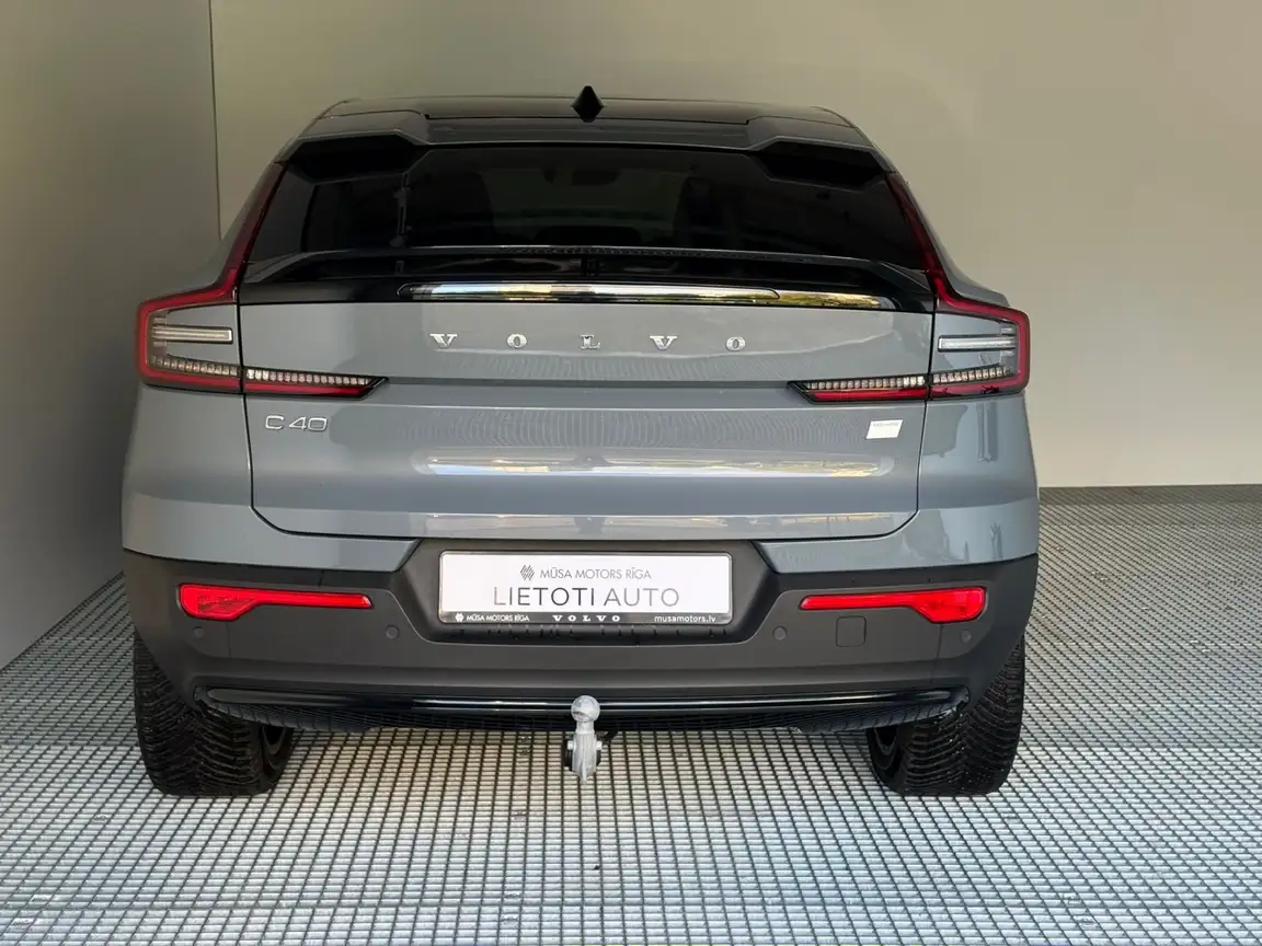 VOLVO C40