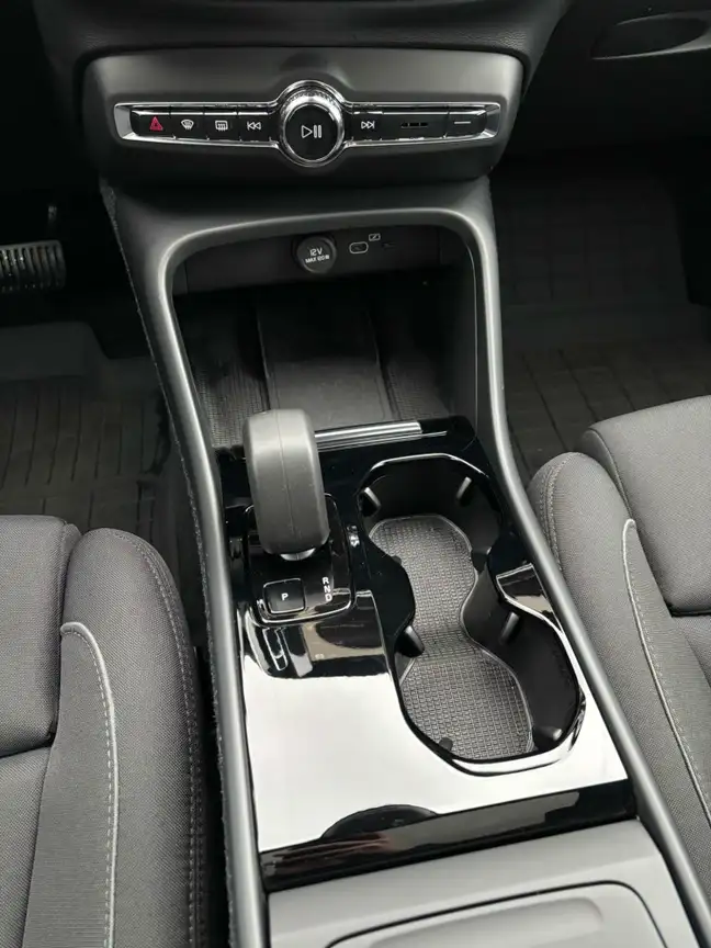 VOLVO C40