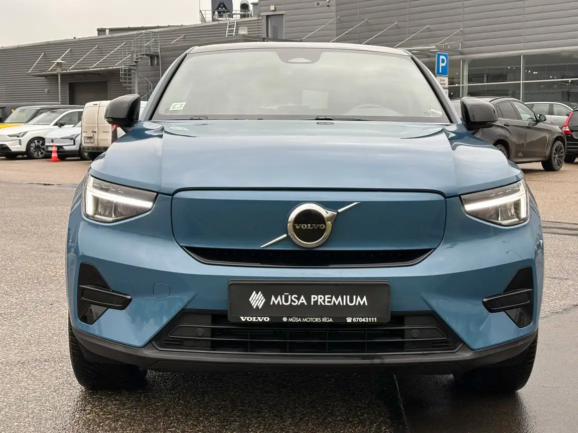 VOLVO C40