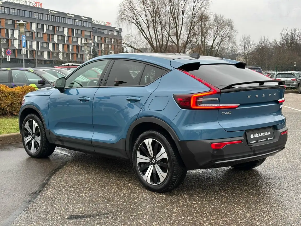 VOLVO C40