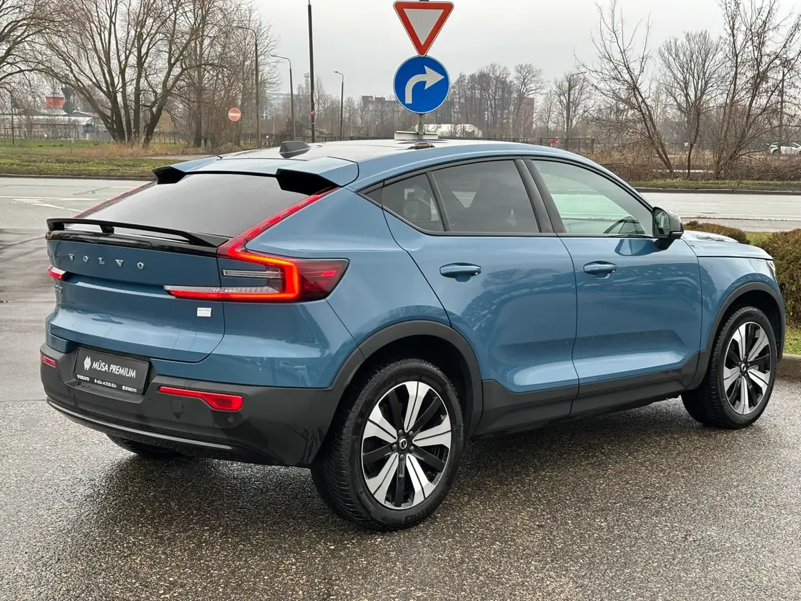 VOLVO C40