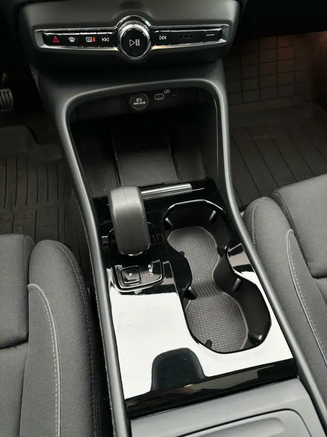 VOLVO C40