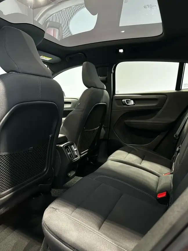 VOLVO C40