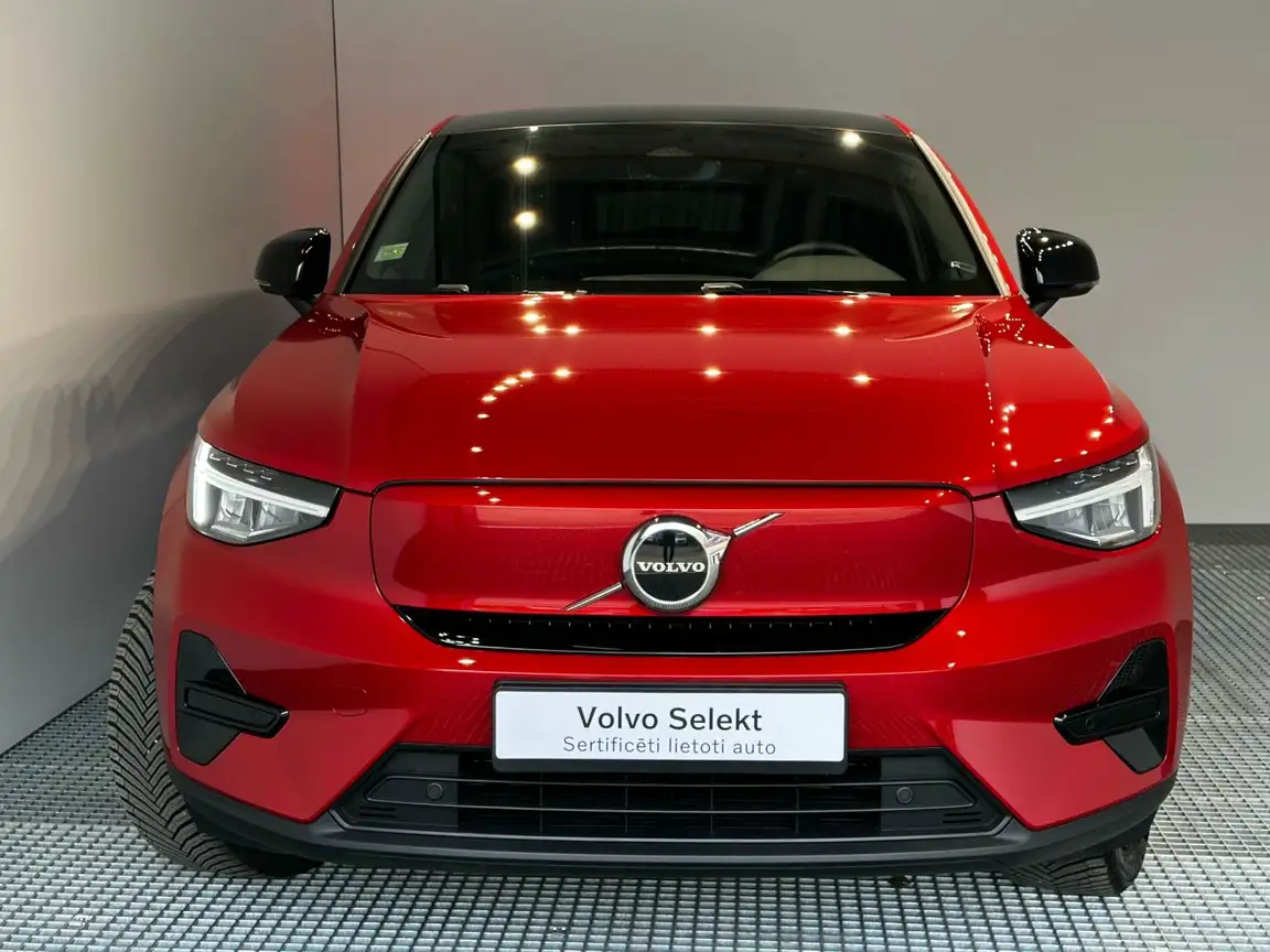 VOLVO C40