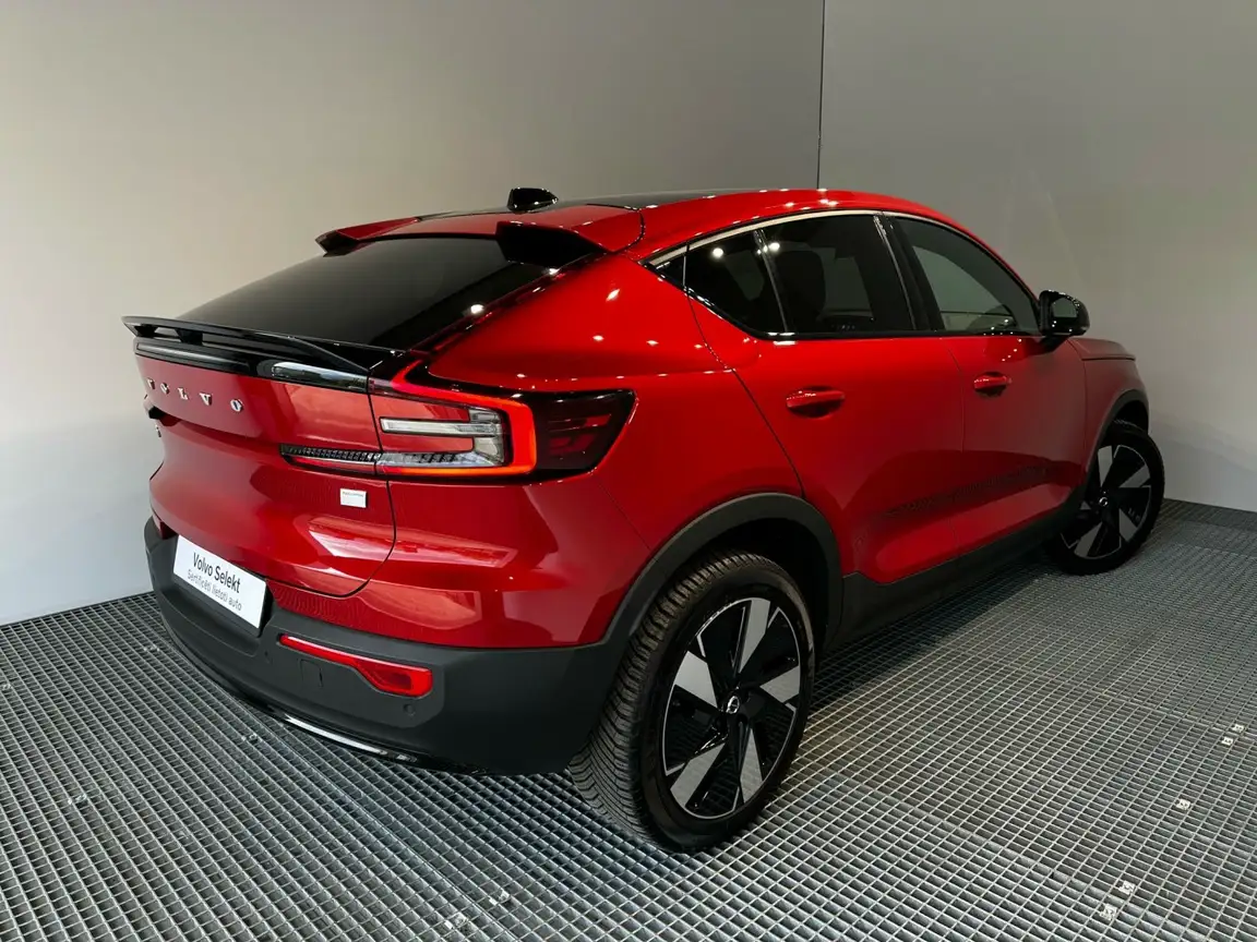 VOLVO C40