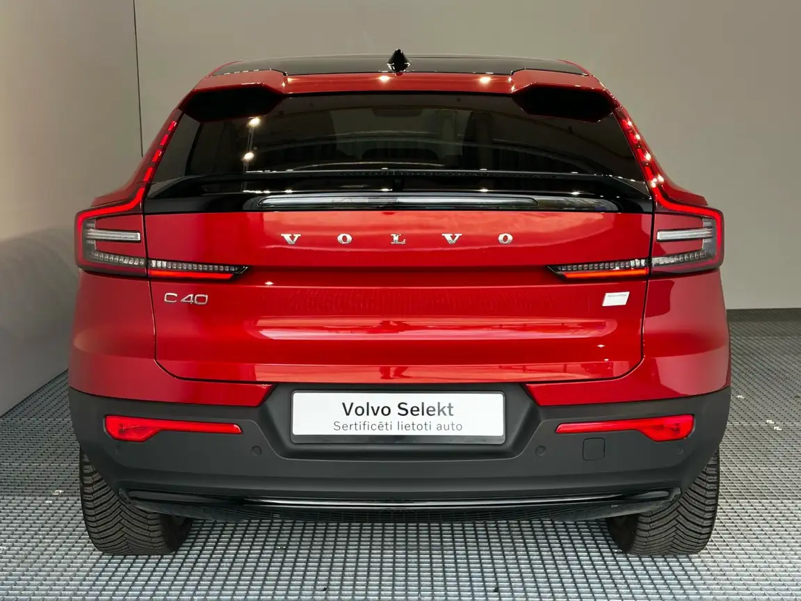 VOLVO C40