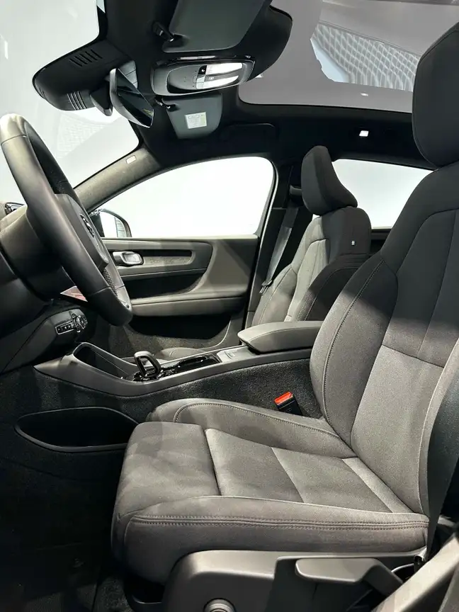 VOLVO C40