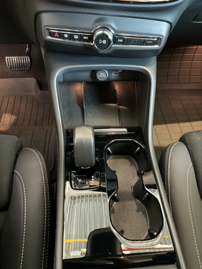 VOLVO C40