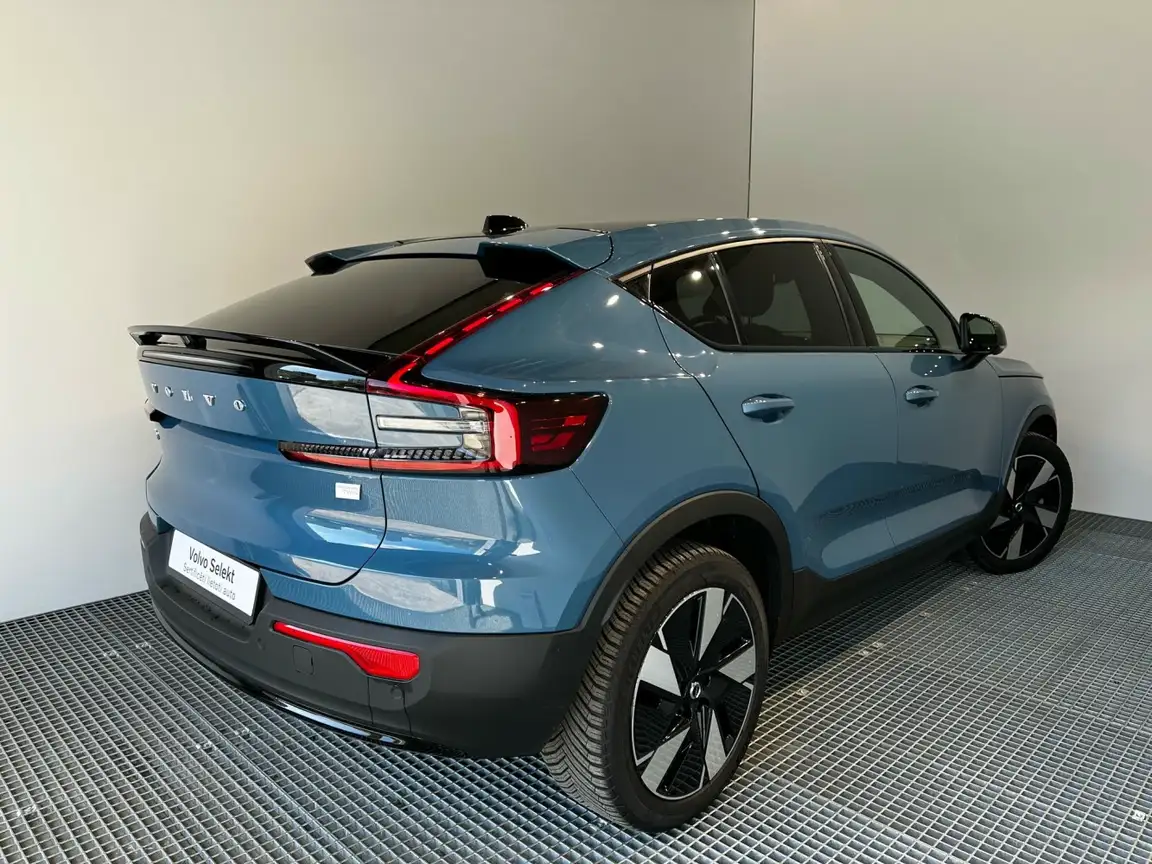 VOLVO C40