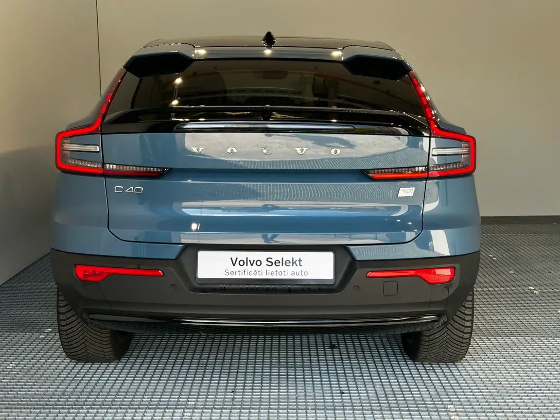 VOLVO C40