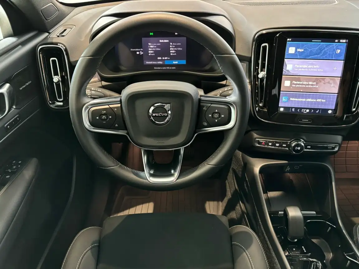 VOLVO C40