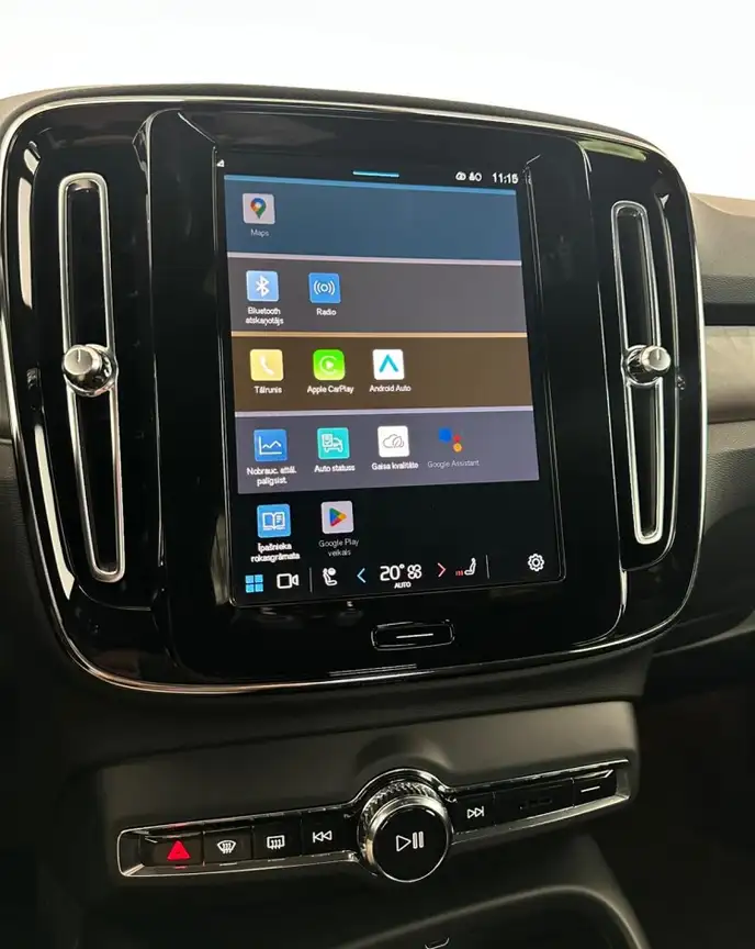 VOLVO C40