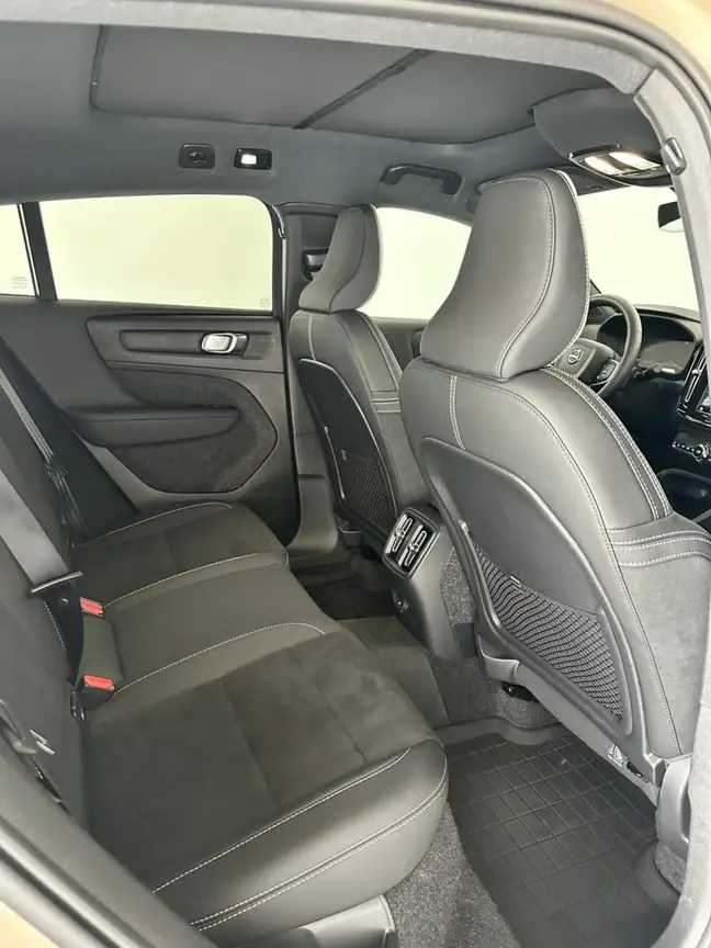 VOLVO C40