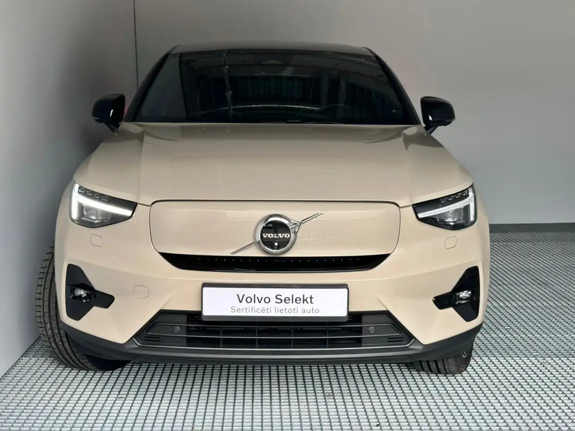 VOLVO C40