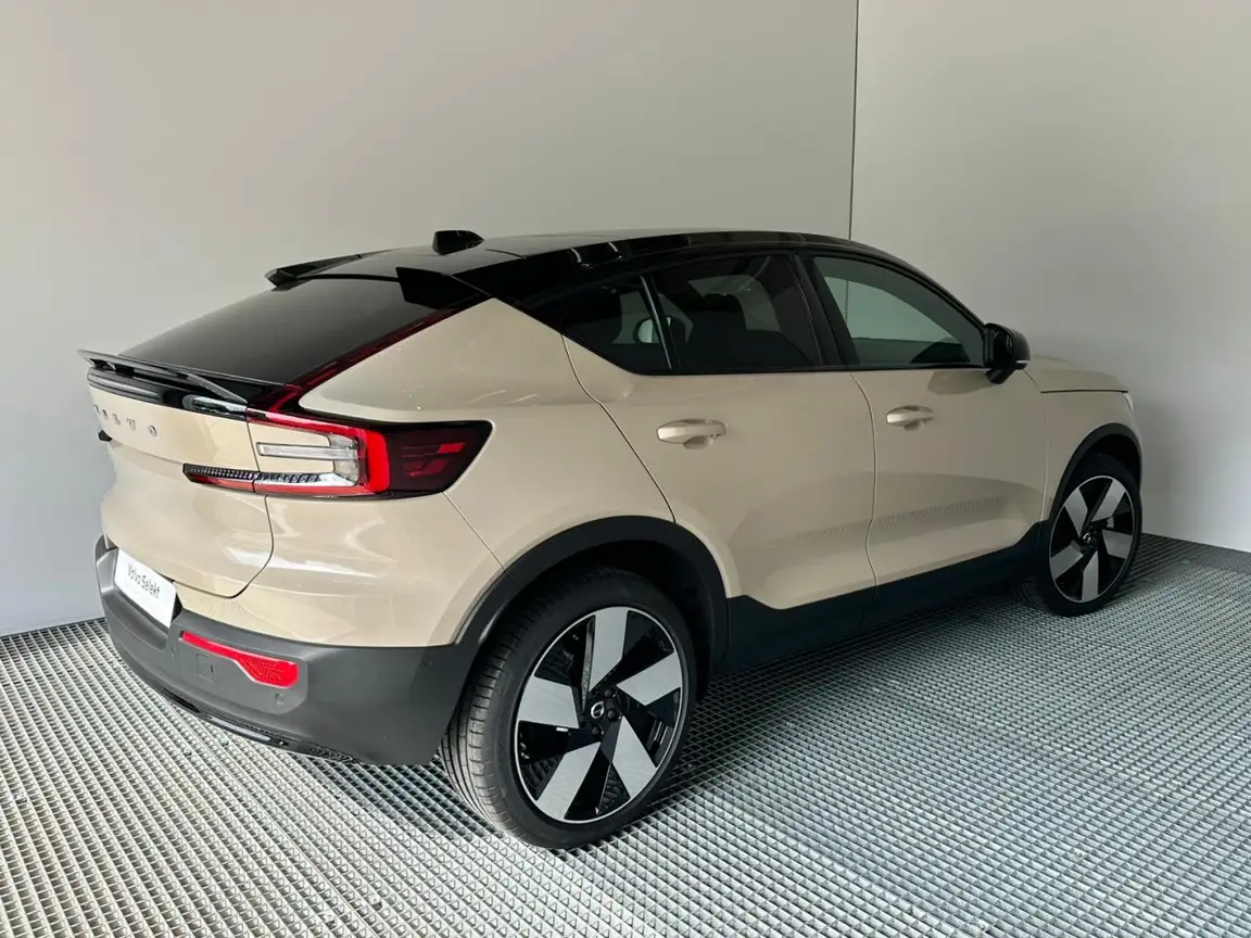 VOLVO C40