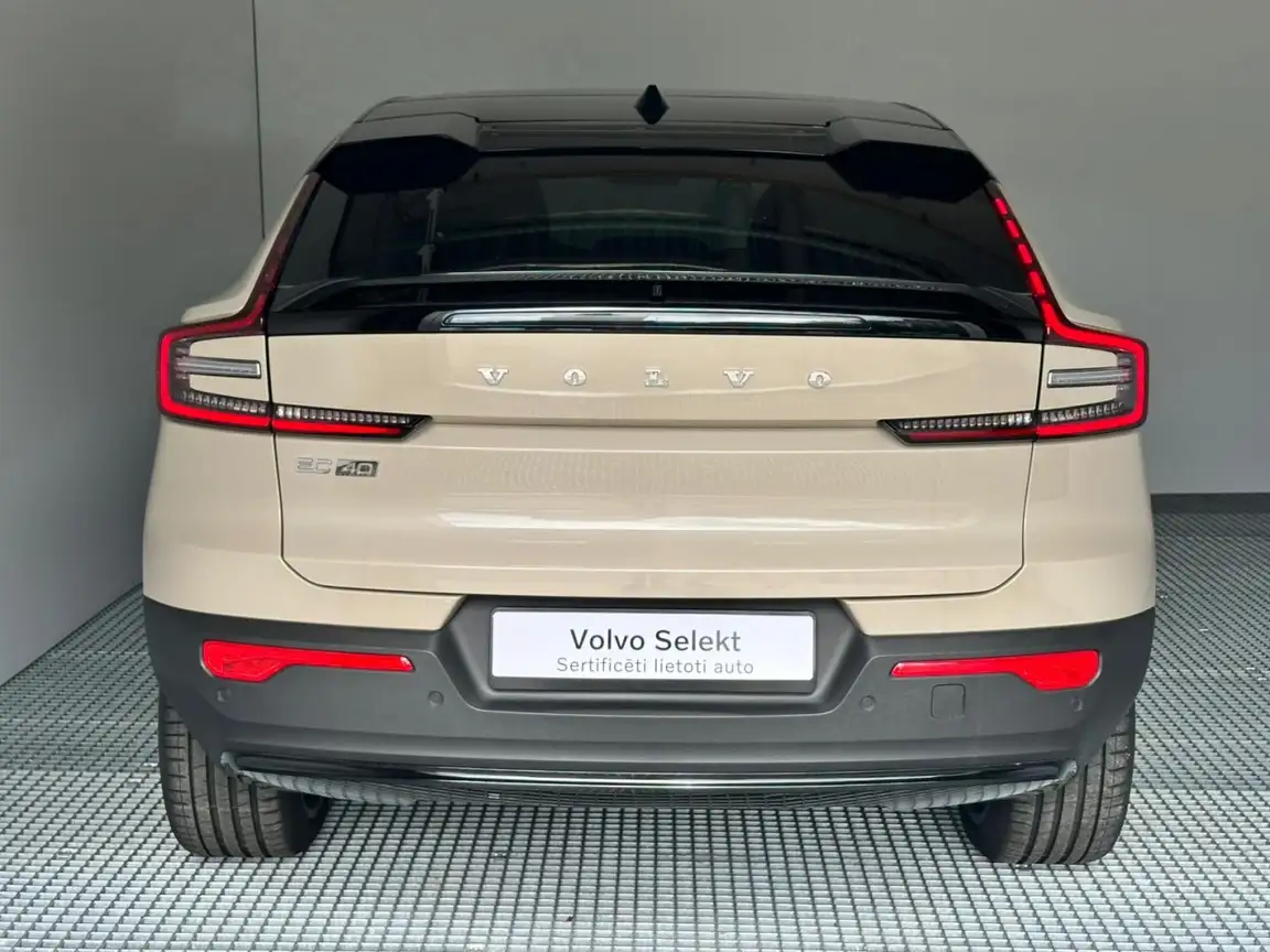 VOLVO C40