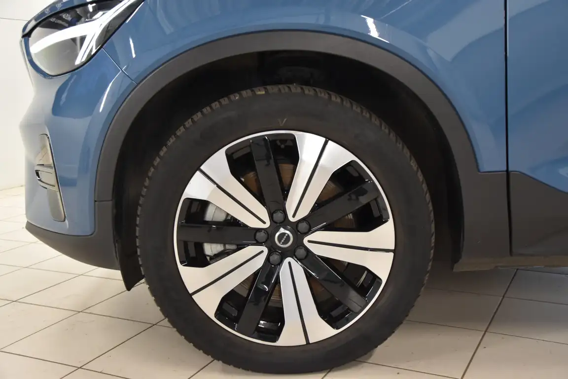 VOLVO C40