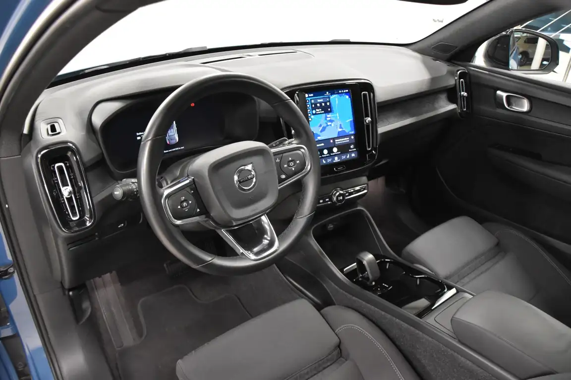 VOLVO C40