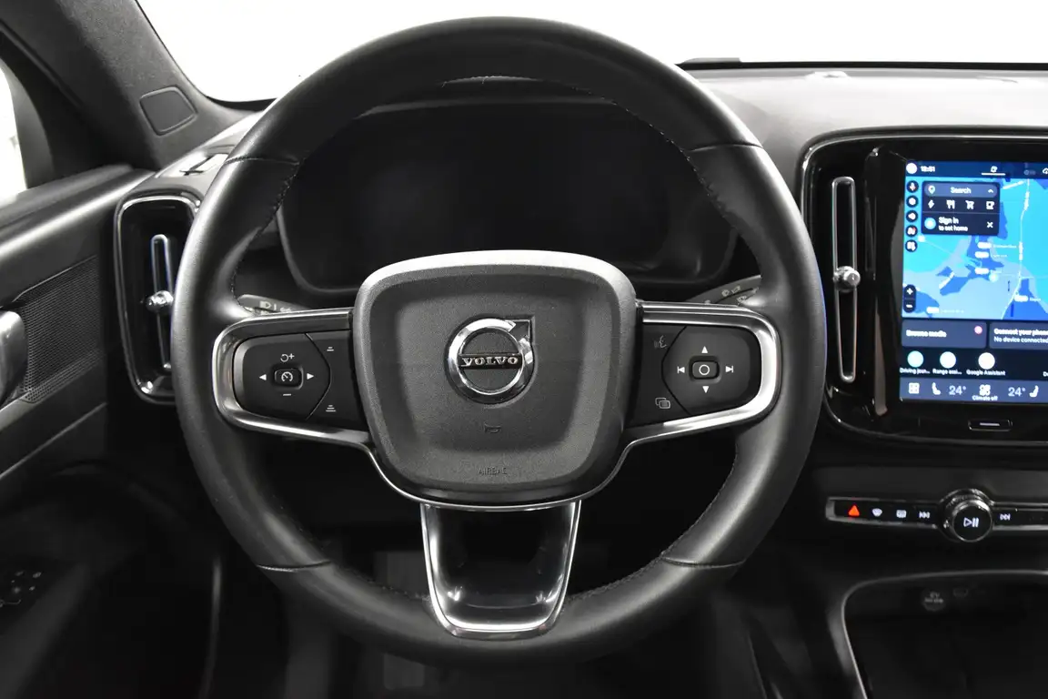 VOLVO C40