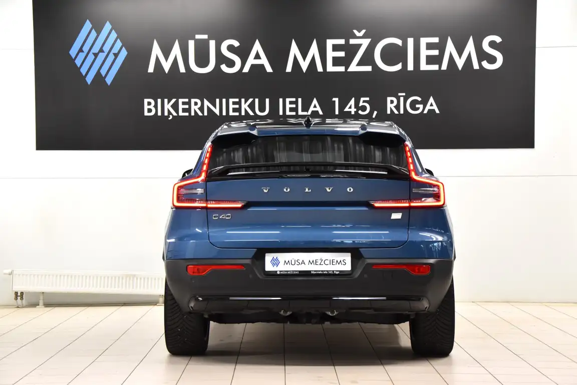 VOLVO C40