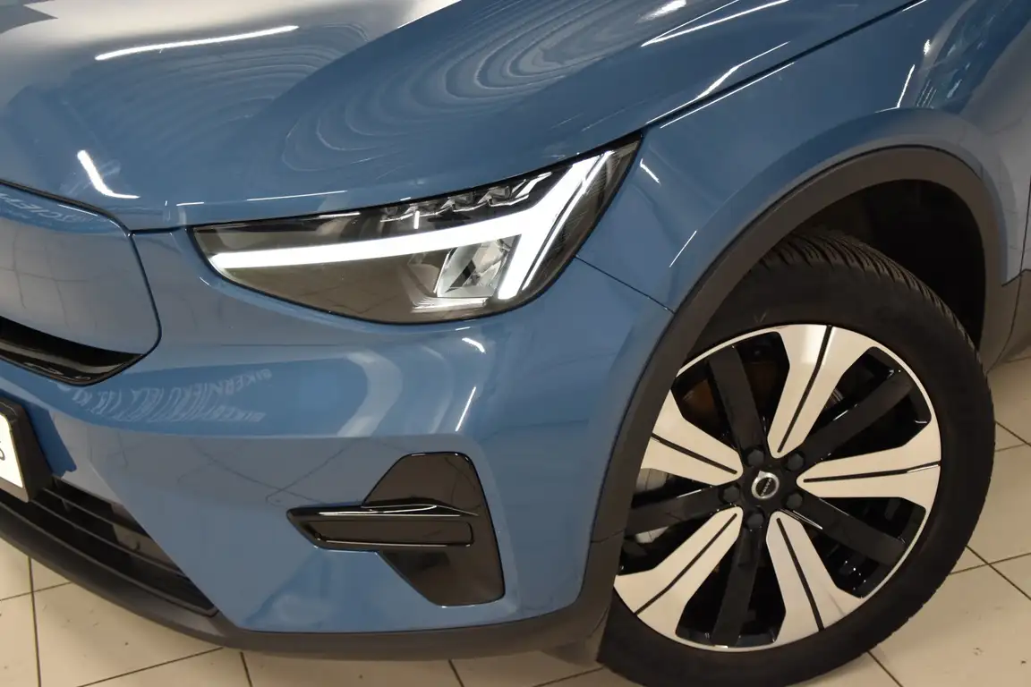 VOLVO C40