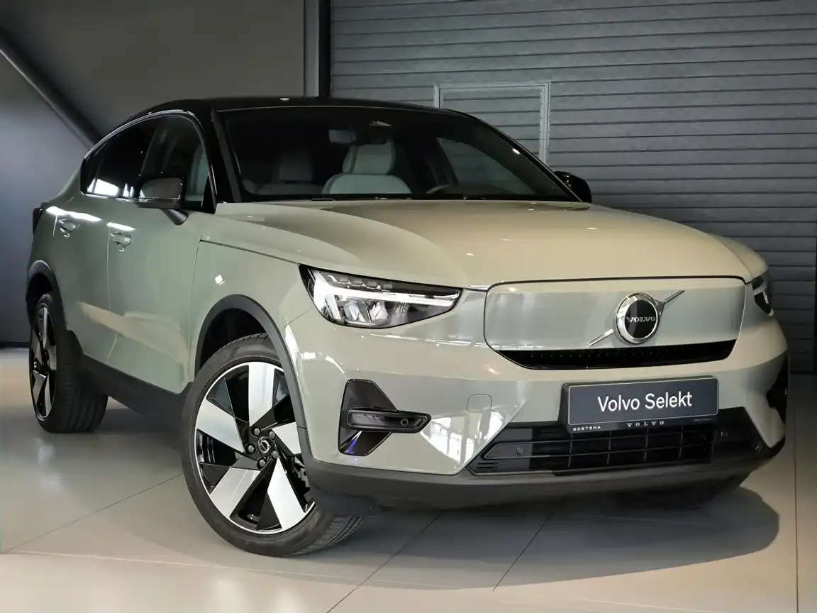 VOLVO C40