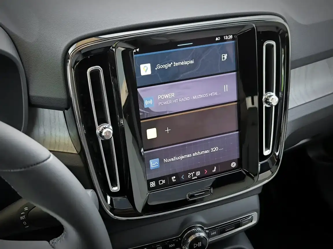 VOLVO C40