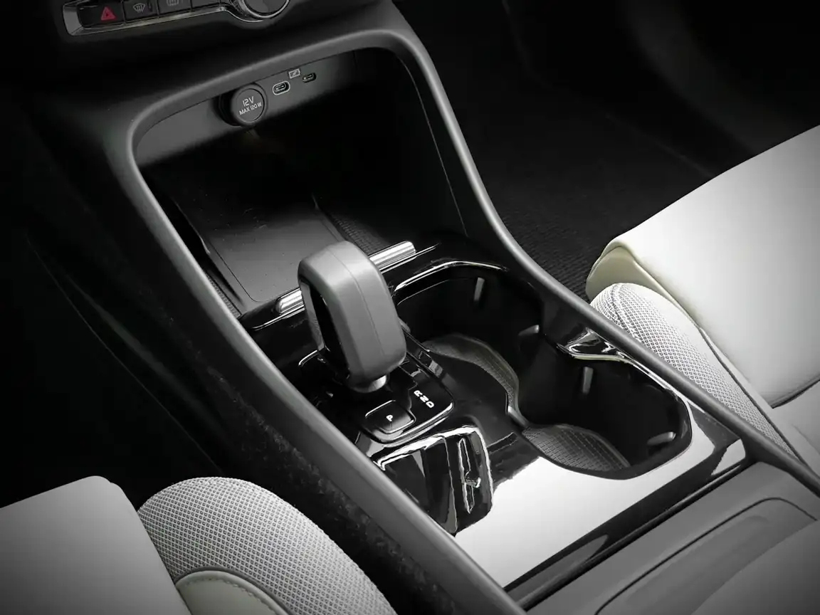VOLVO C40