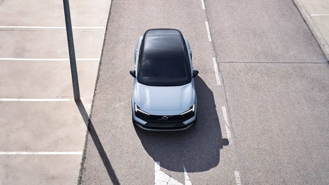 VOLVO EX30