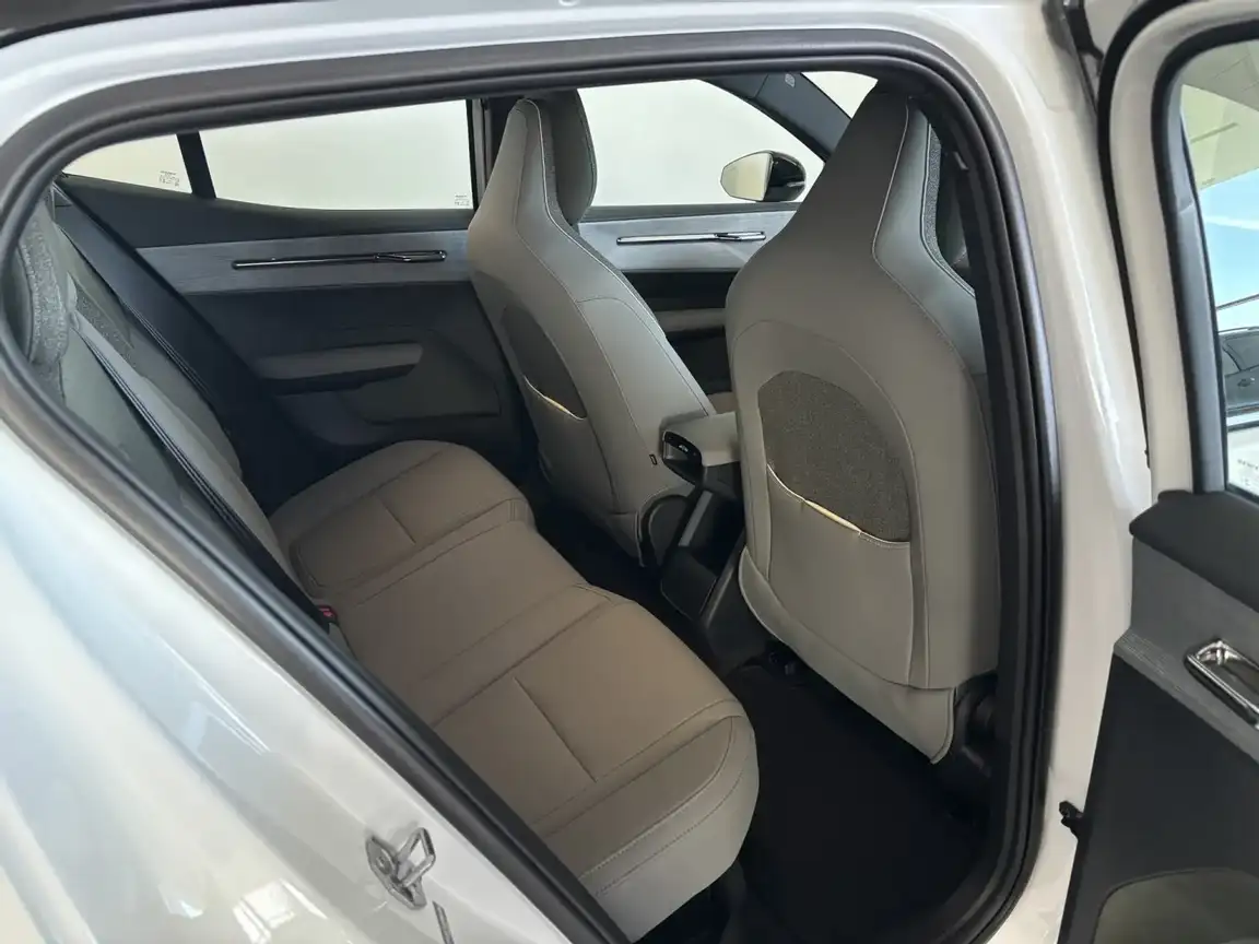 VOLVO EX30