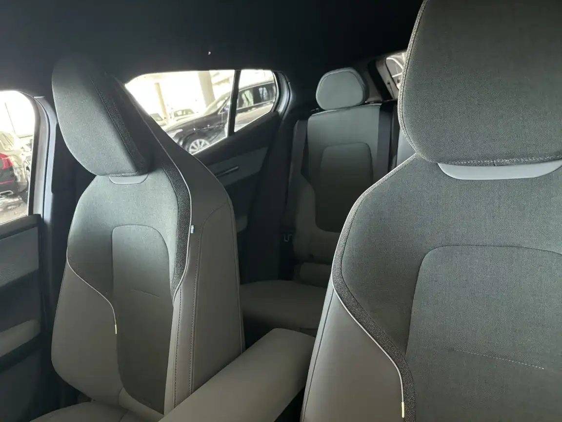 VOLVO EX30
