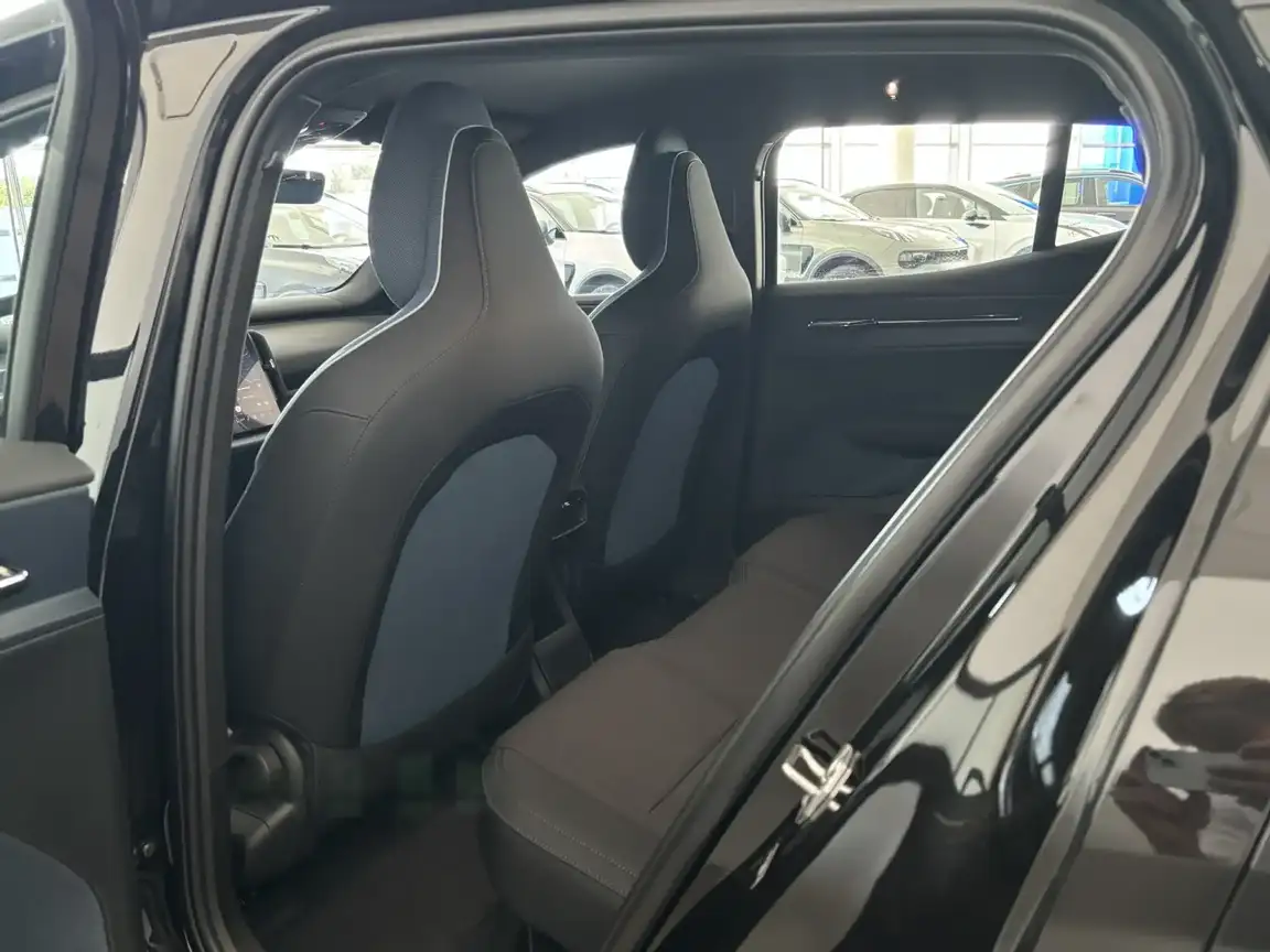 VOLVO EX30