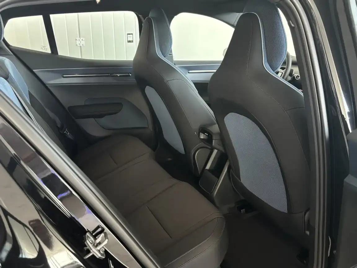 VOLVO EX30