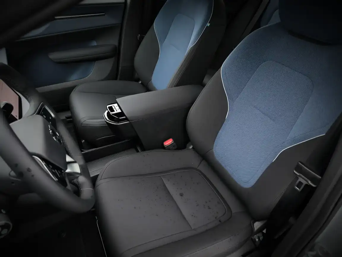VOLVO EX30