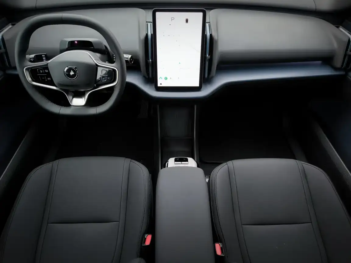 VOLVO EX30