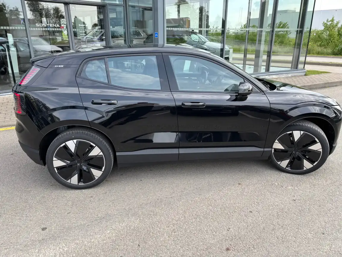VOLVO EX30