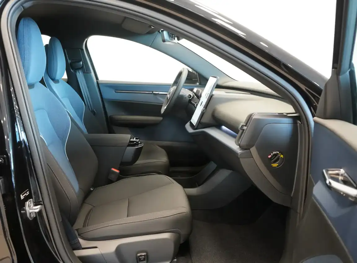 VOLVO EX30