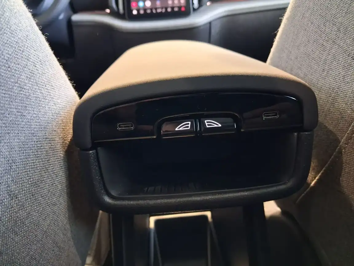 VOLVO EX30