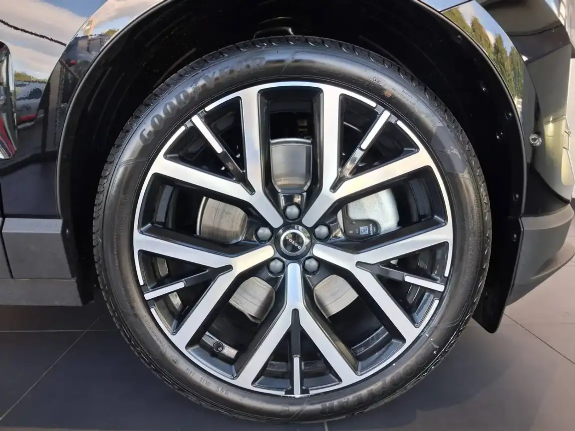 VOLVO EX30