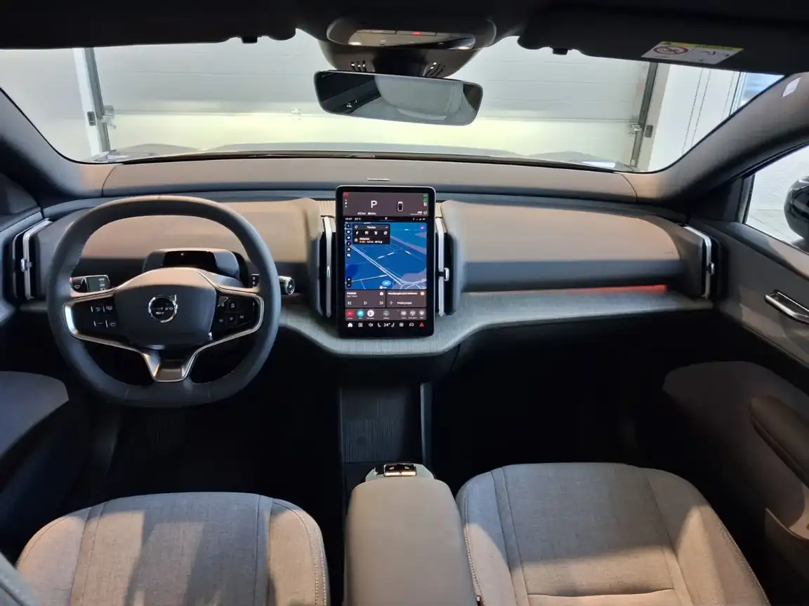 VOLVO EX30