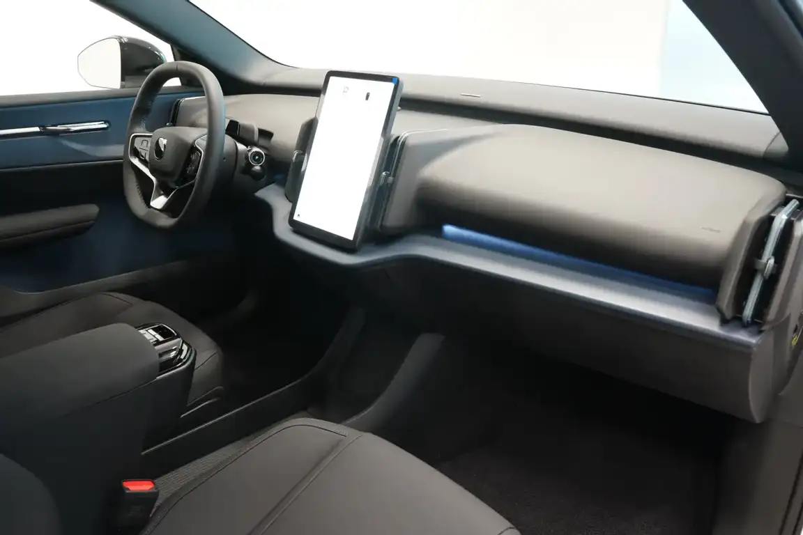 VOLVO EX30