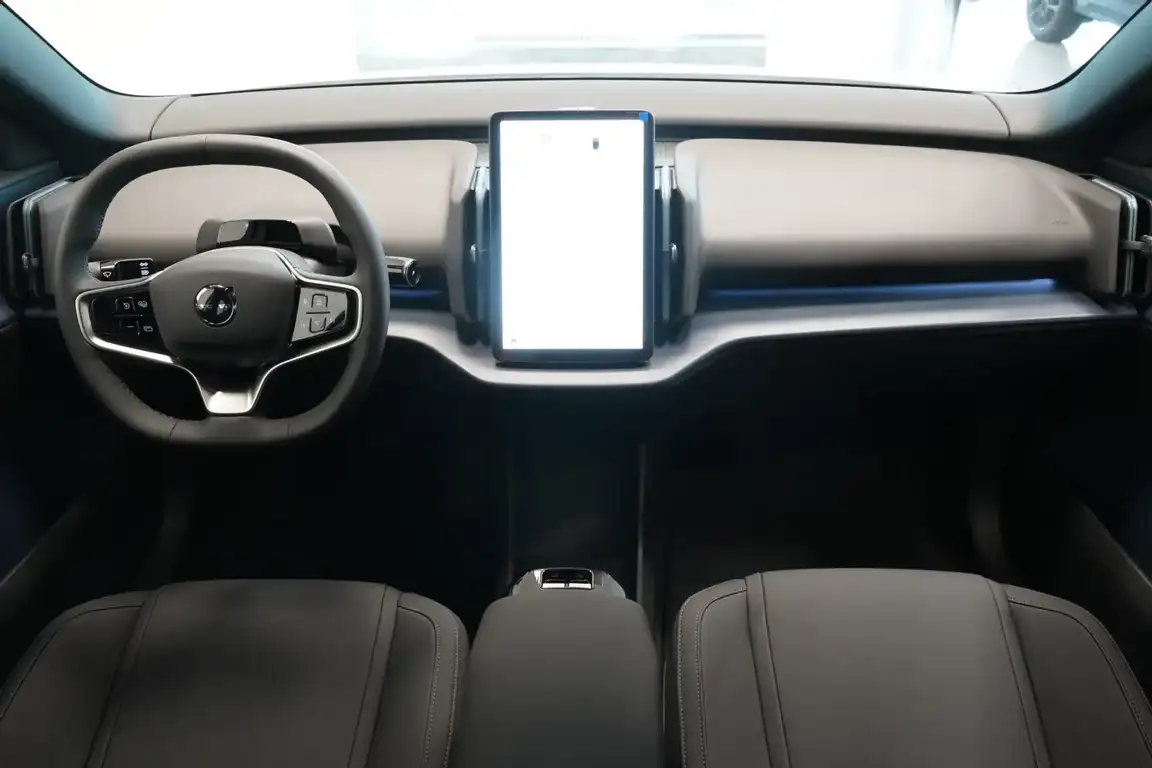 VOLVO EX30