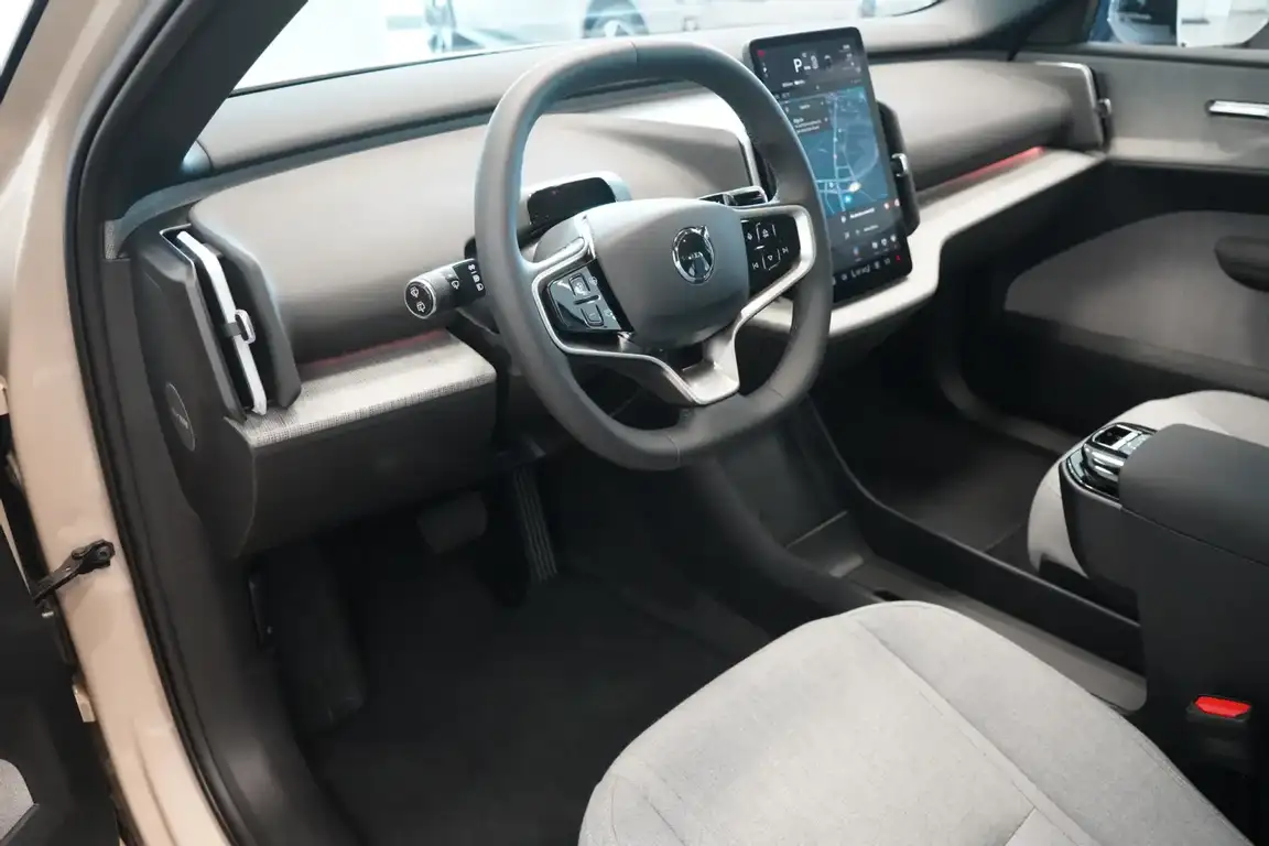 VOLVO EX30