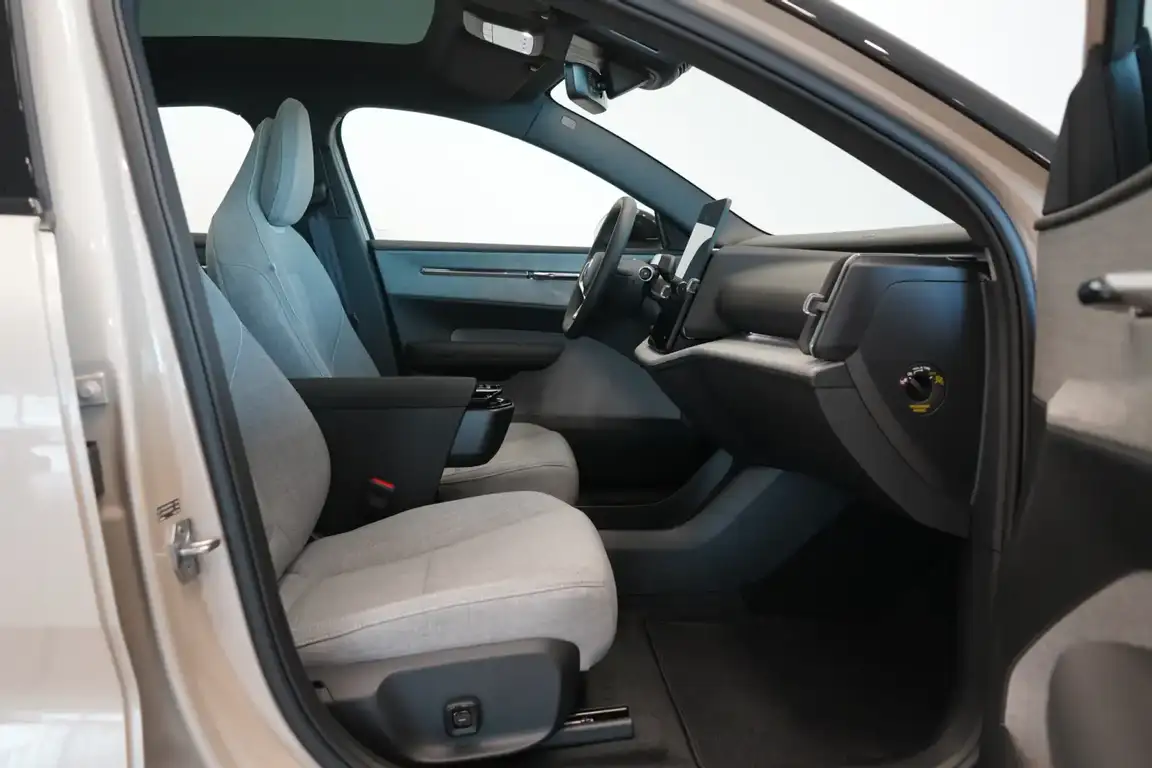 VOLVO EX30