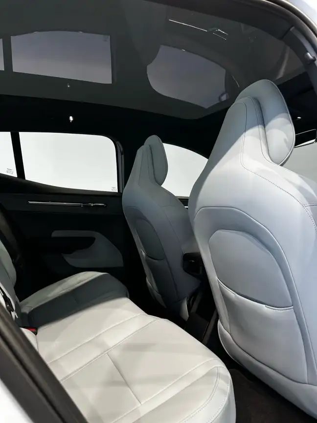 VOLVO EX30