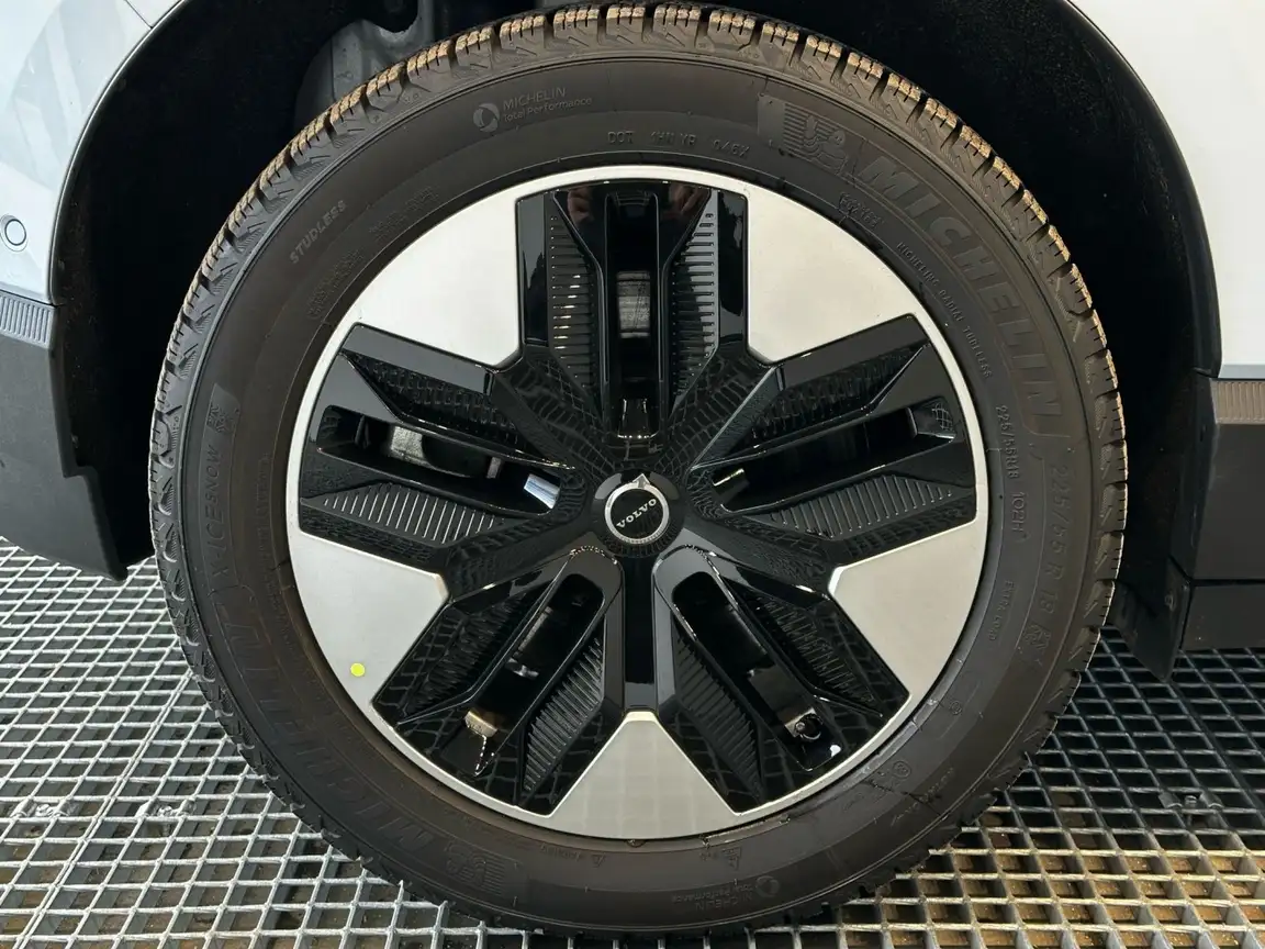 VOLVO EX30