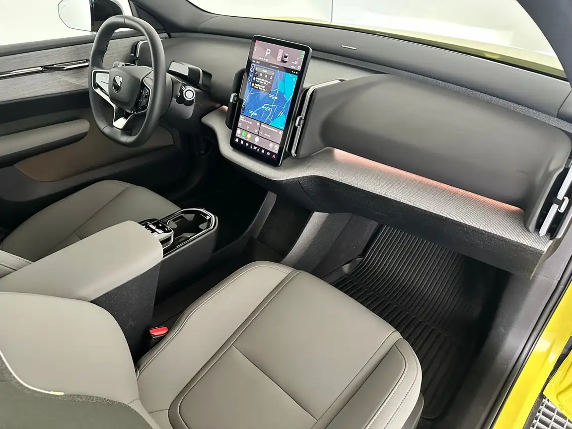 VOLVO EX30