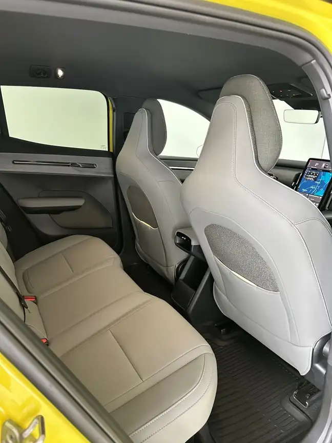 VOLVO EX30