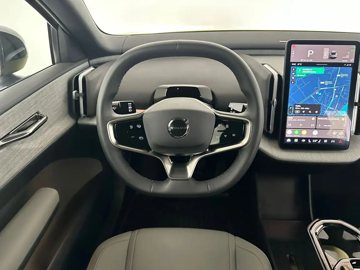 VOLVO EX30