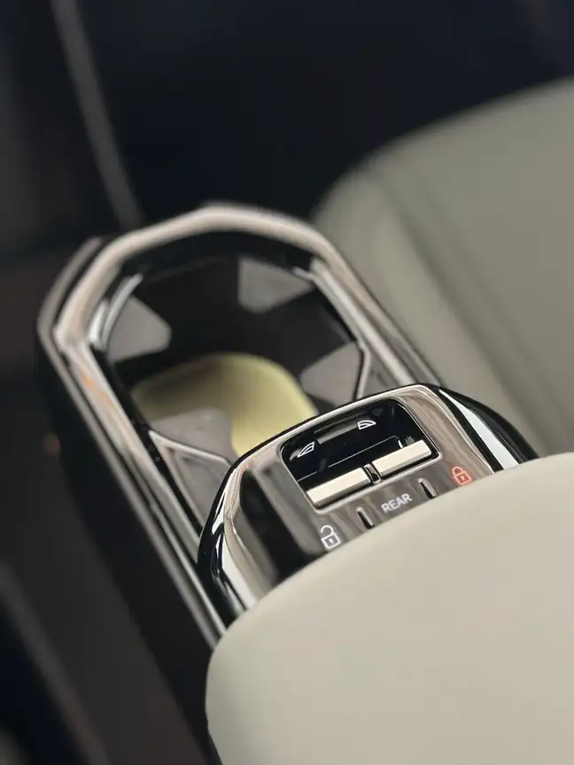 VOLVO EX30